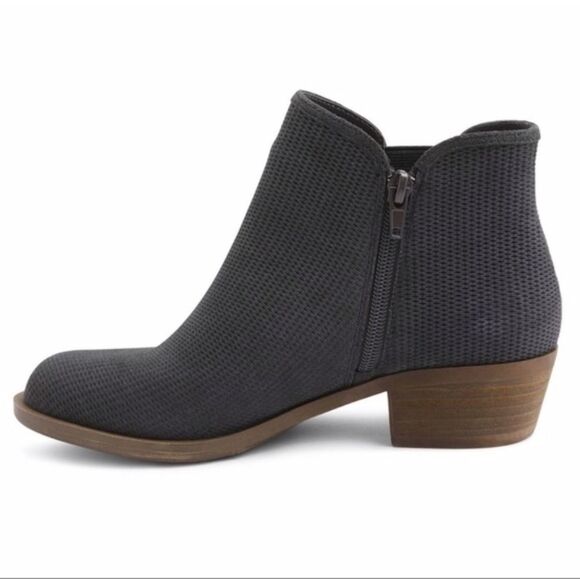 Nwt Kensie Gerona Sz 8 Suede Ankle Booties - Picture 3 of 11